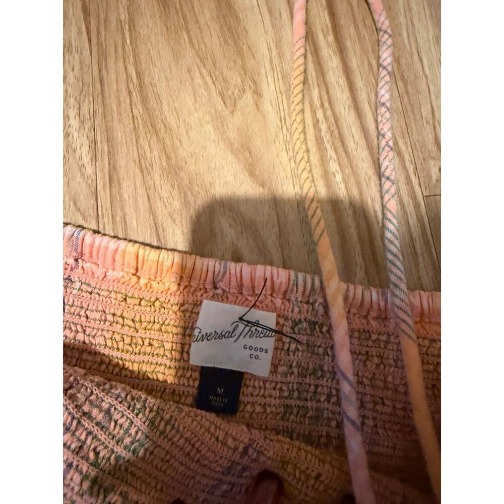 Universal threads crop top - Picture 3 of 3